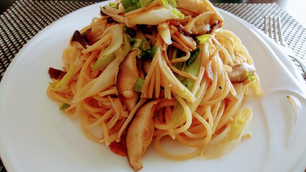 茨城県産のネギを使ったパスタで朝食