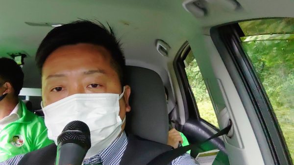 龍ケ崎地域の後援会長と共に