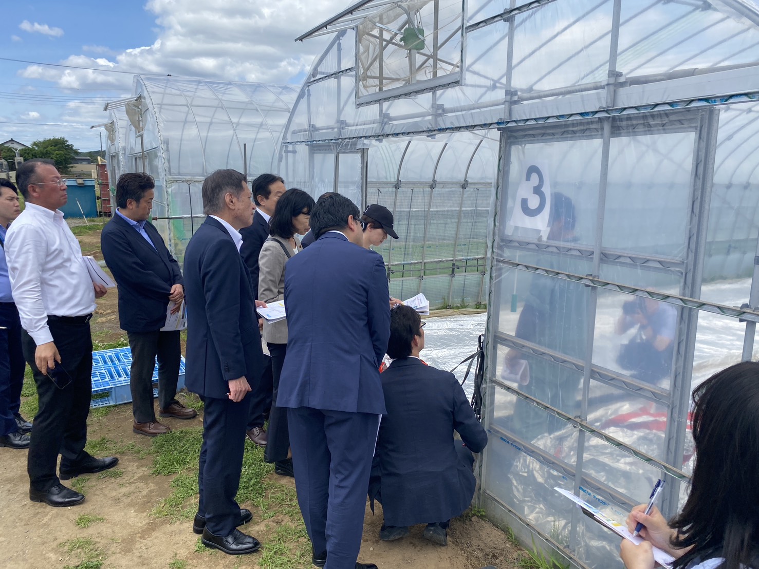 三党合同農林水産部会による龍ケ崎市での農業視察。